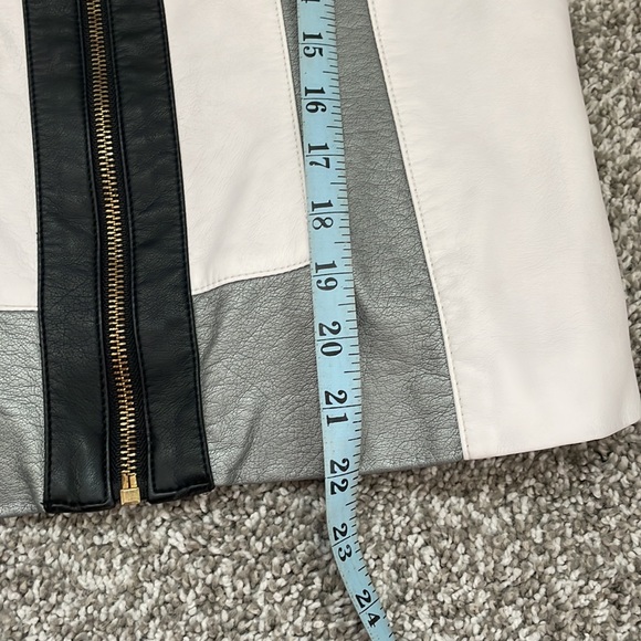 Moto style jacket that fits like a small - Picture 6 of 13